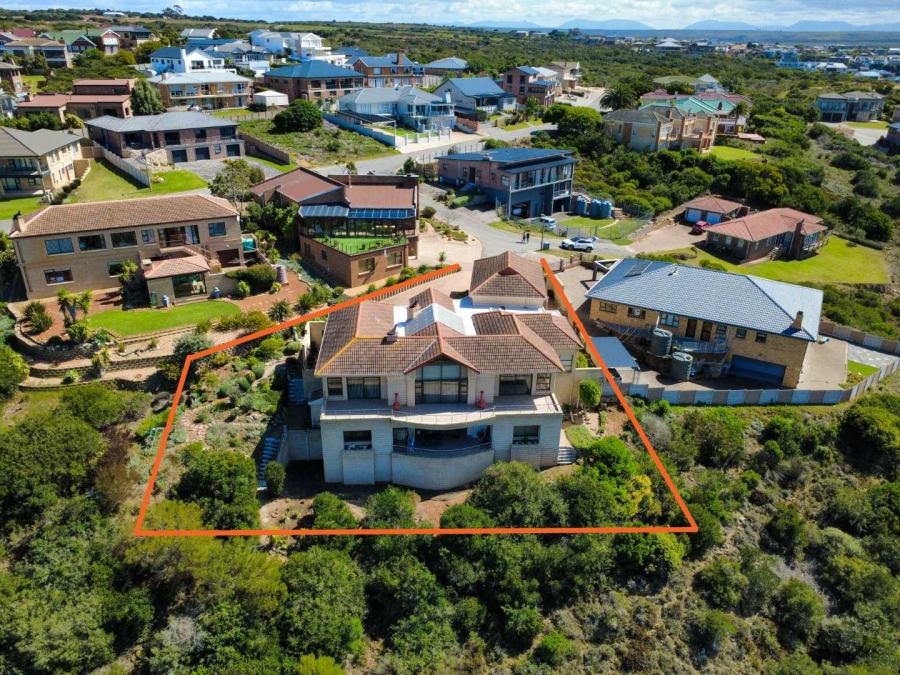 4 Bedroom Property for Sale in Stilbaai Wes Western Cape